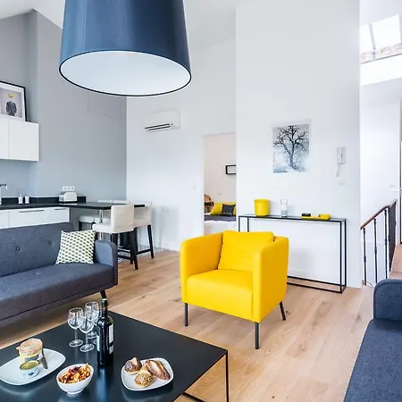 Unique Design Style Downtown Bordéus